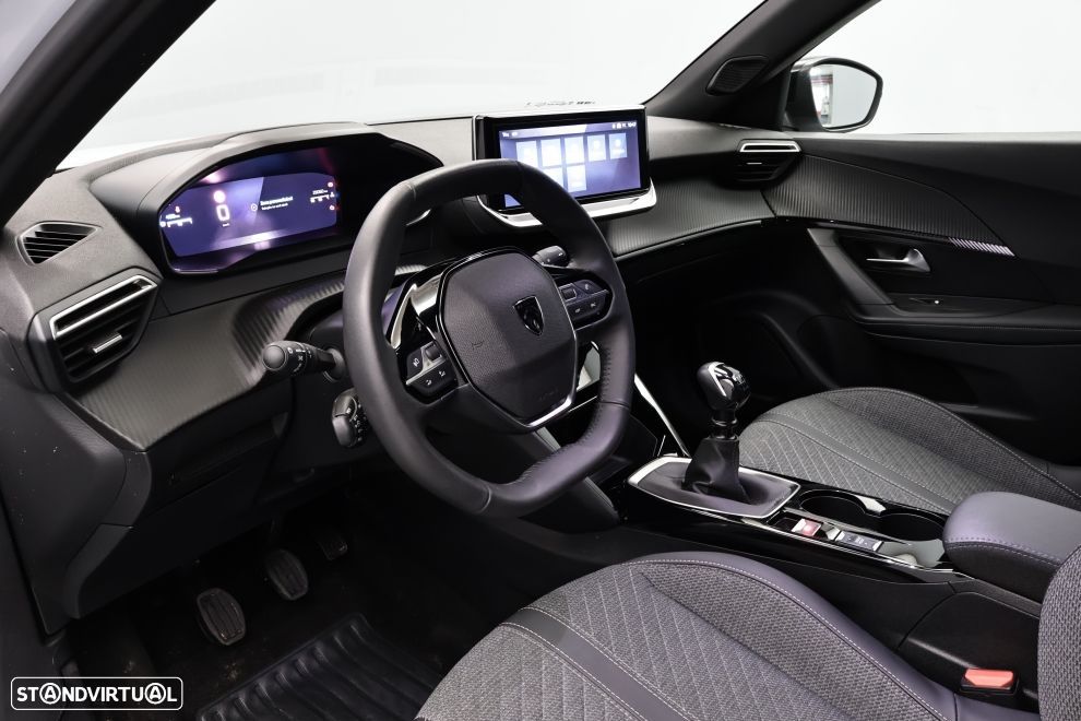 Peugeot 2008 1.2 PureTech Allure - 21