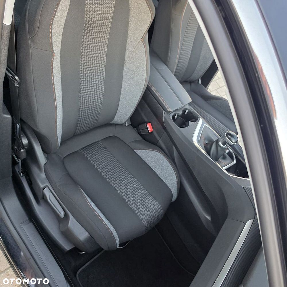 Peugeot 5008 BlueHDI 130 Active Business-Paket - 23
