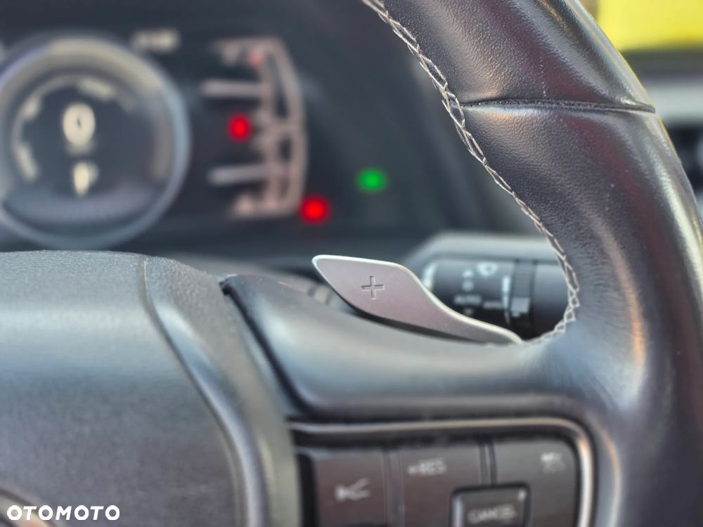 Lexus ES 300h Prestige - 27