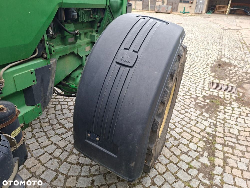 John Deere 8210 4X4 - 31
