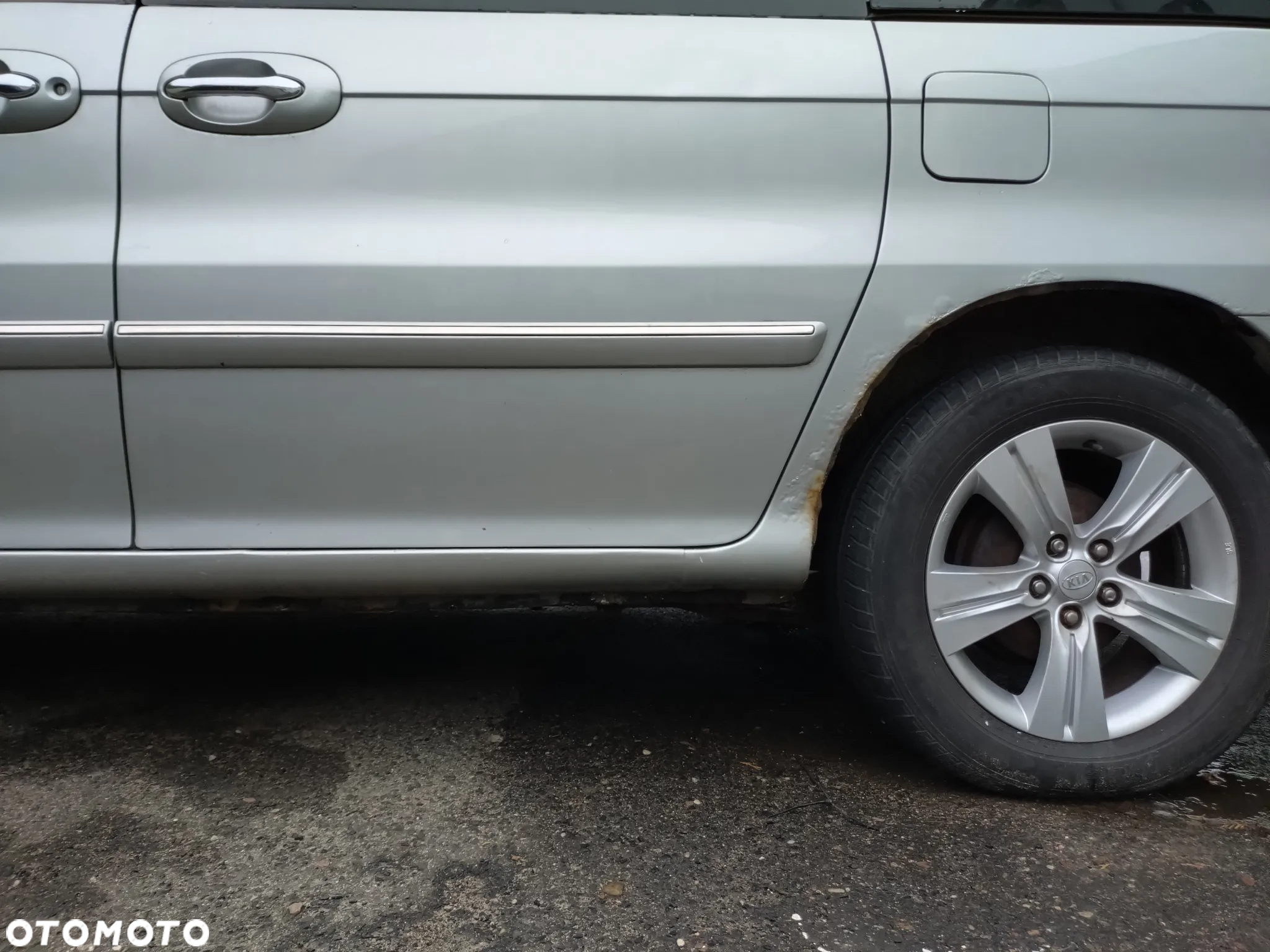 Kia Carnival - 17