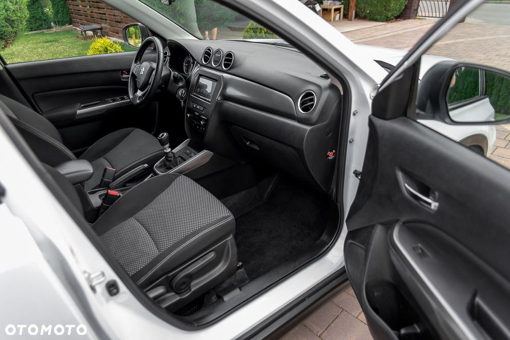 Suzuki Vitara 1.4 Boosterjet Hybrid Comfort+ - 26