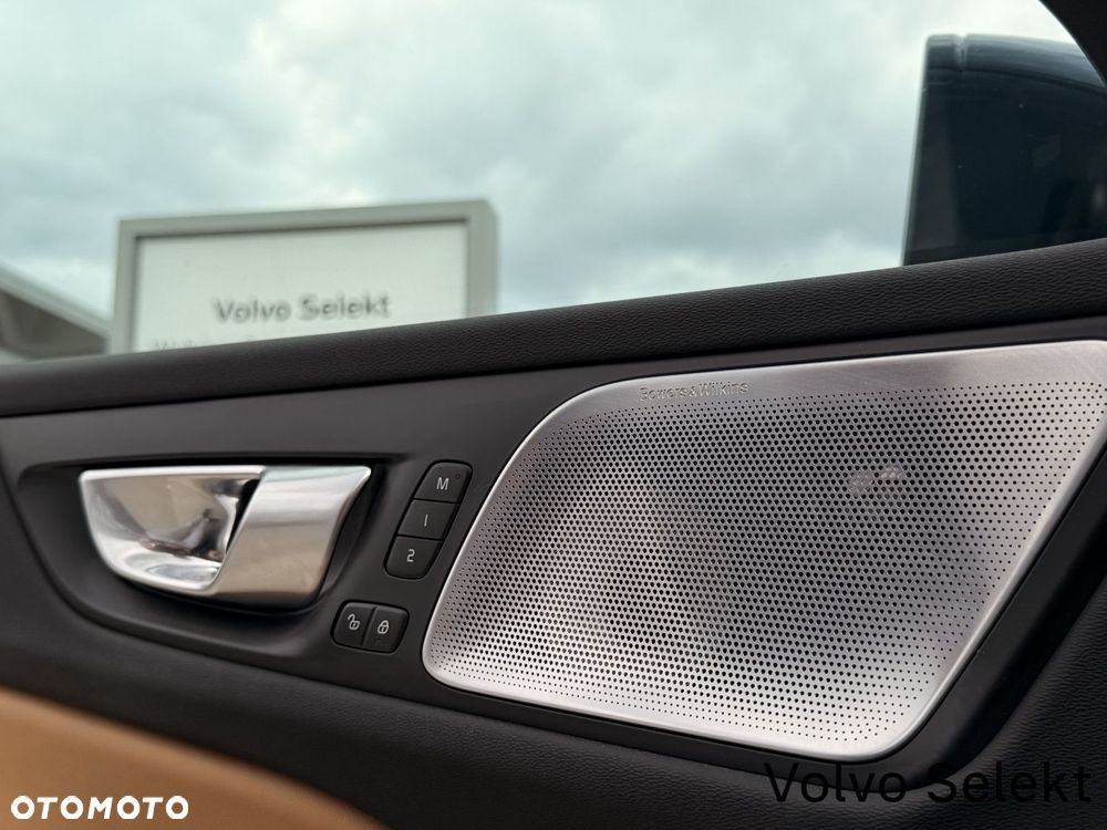 Volvo V60 Cross Country - 10