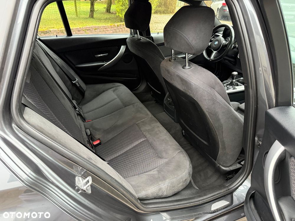 BMW Seria 3 328i M Sport - 17