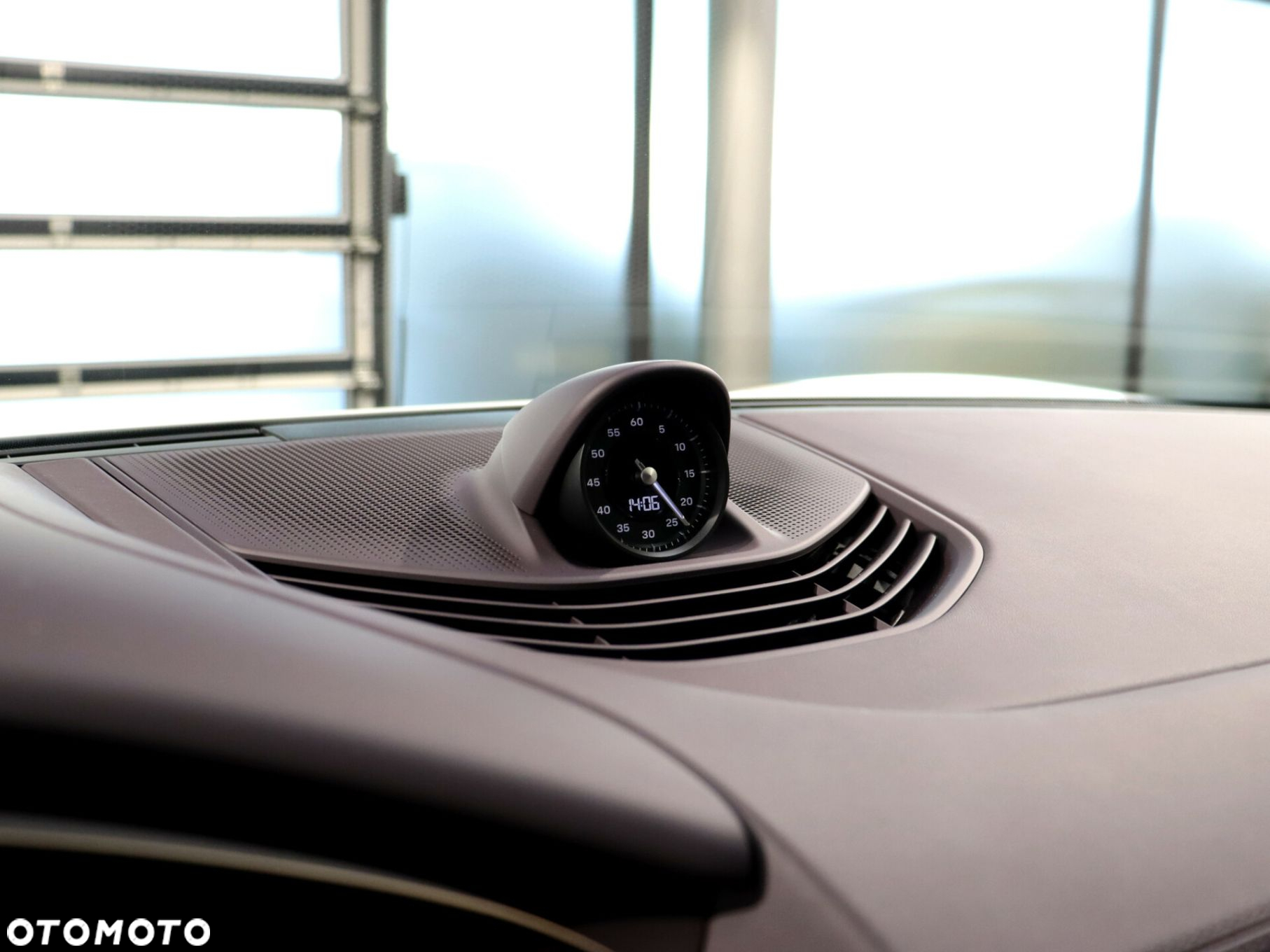 Porsche Taycan Performance Plus - 17