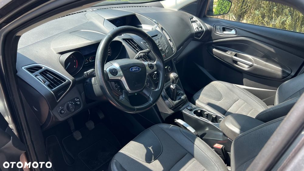 Ford Kuga 2.0 TDCi 4WD Titanium - 4