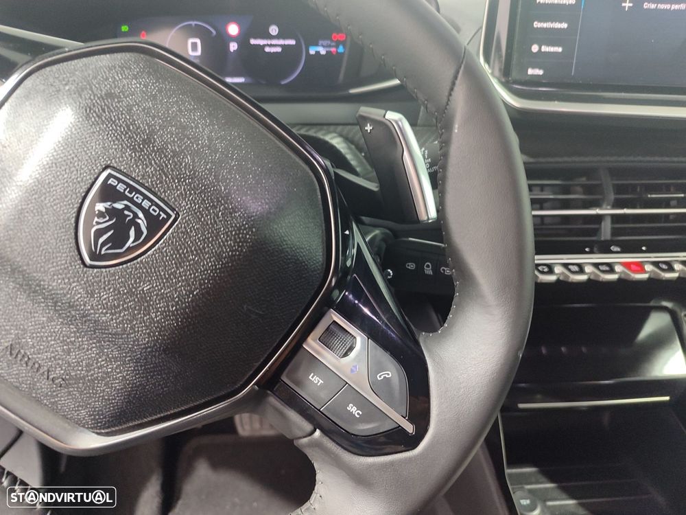 Peugeot 2008 1.2 Hybrid Allure e-DCS6 - 33