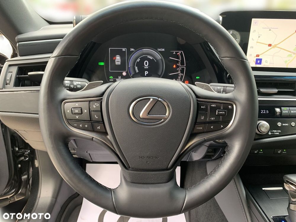 Lexus ES 300h Business Edition - 11