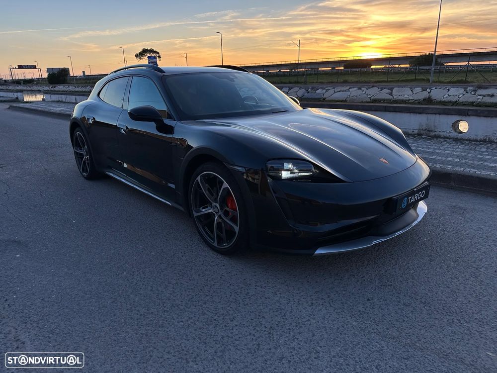 Porsche Taycan Cross Turismo 4S - 44