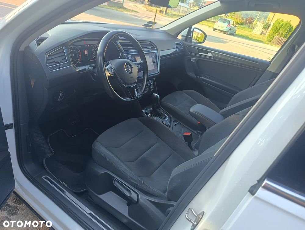 Volkswagen Tiguan - 16