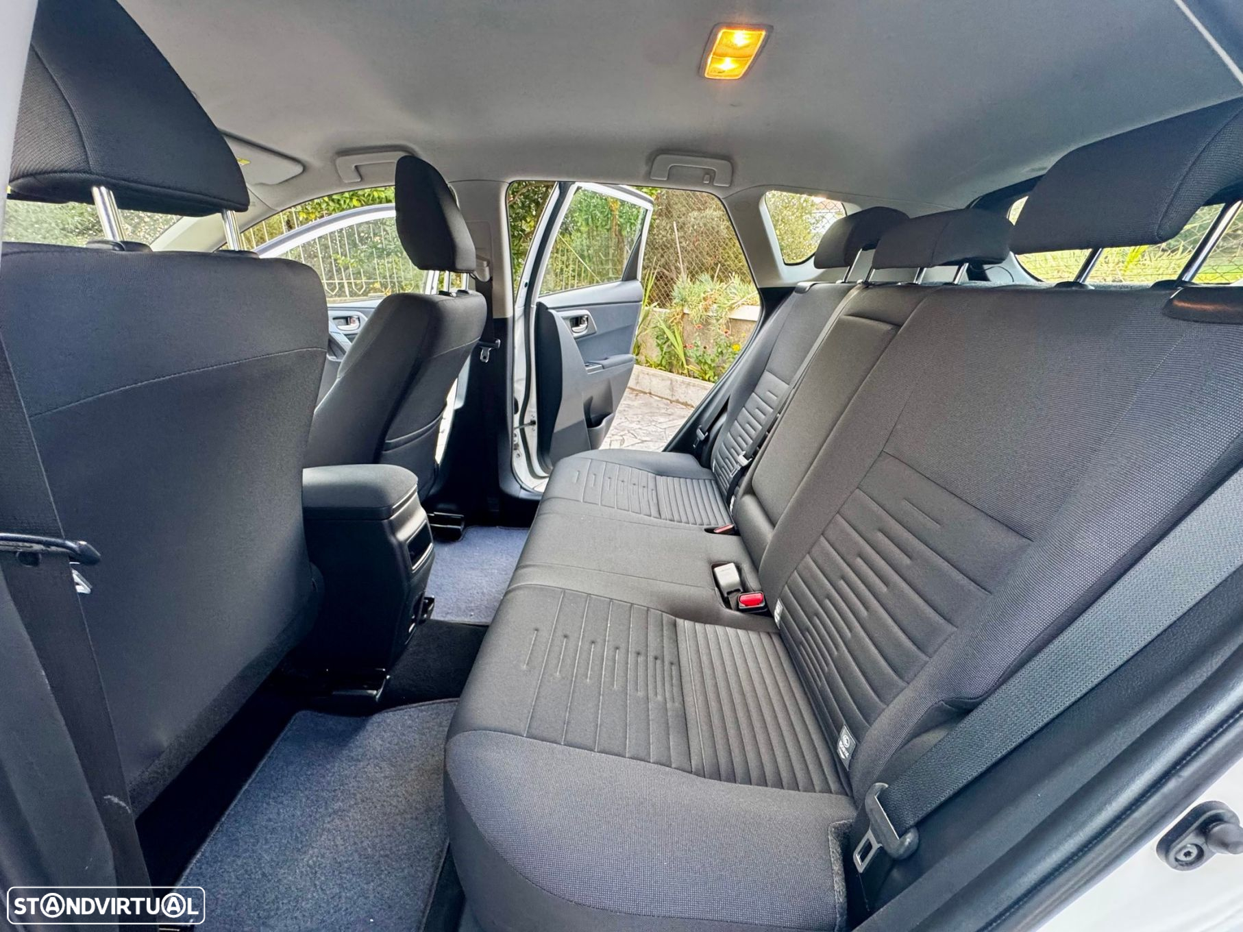 Toyota Auris 1.2T Exclusive - 34