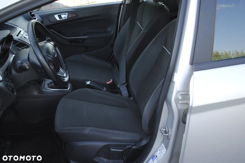 Ford Fiesta - 12