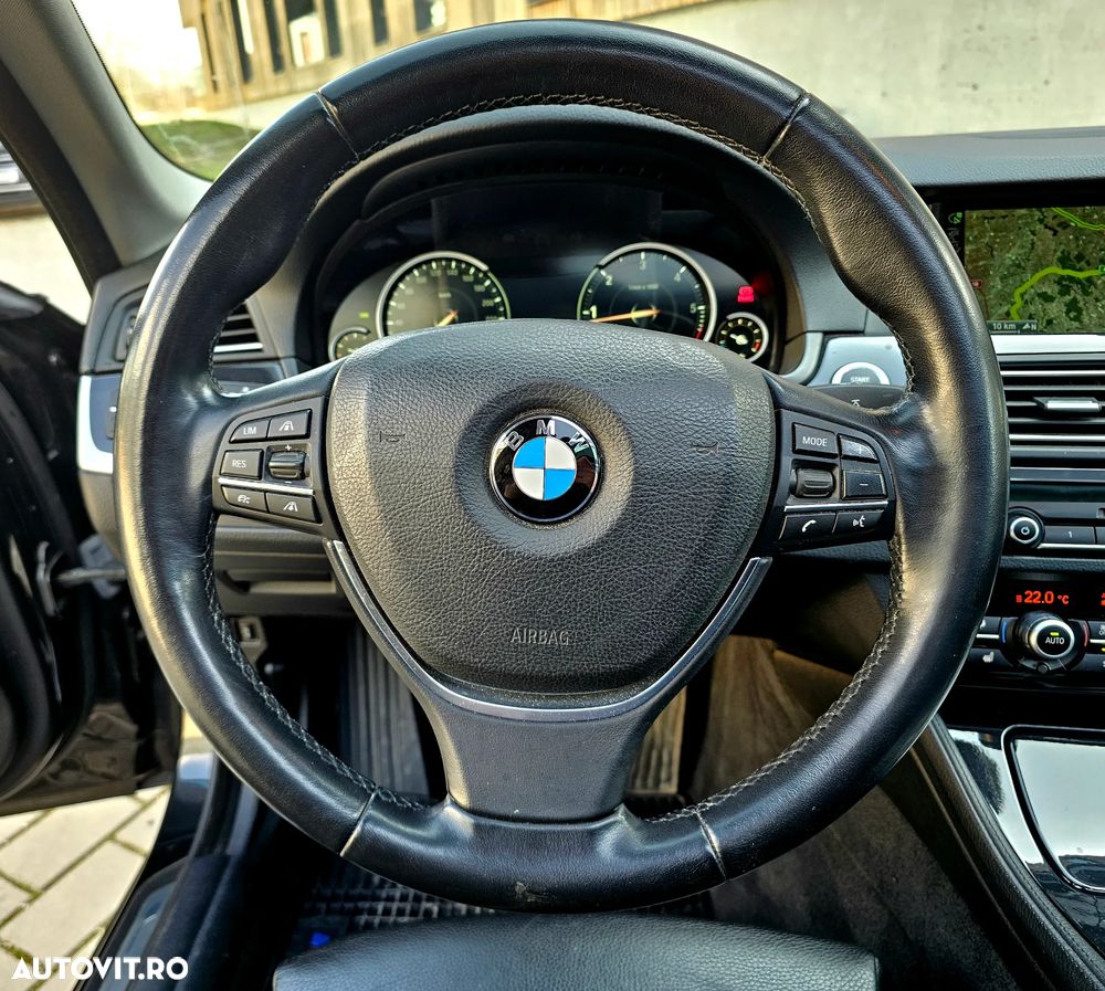 BMW Seria 5 525d xDrive - 26