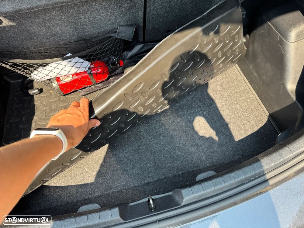 Toyota Yaris 1.5 HSD Comfort+P.Style - 17