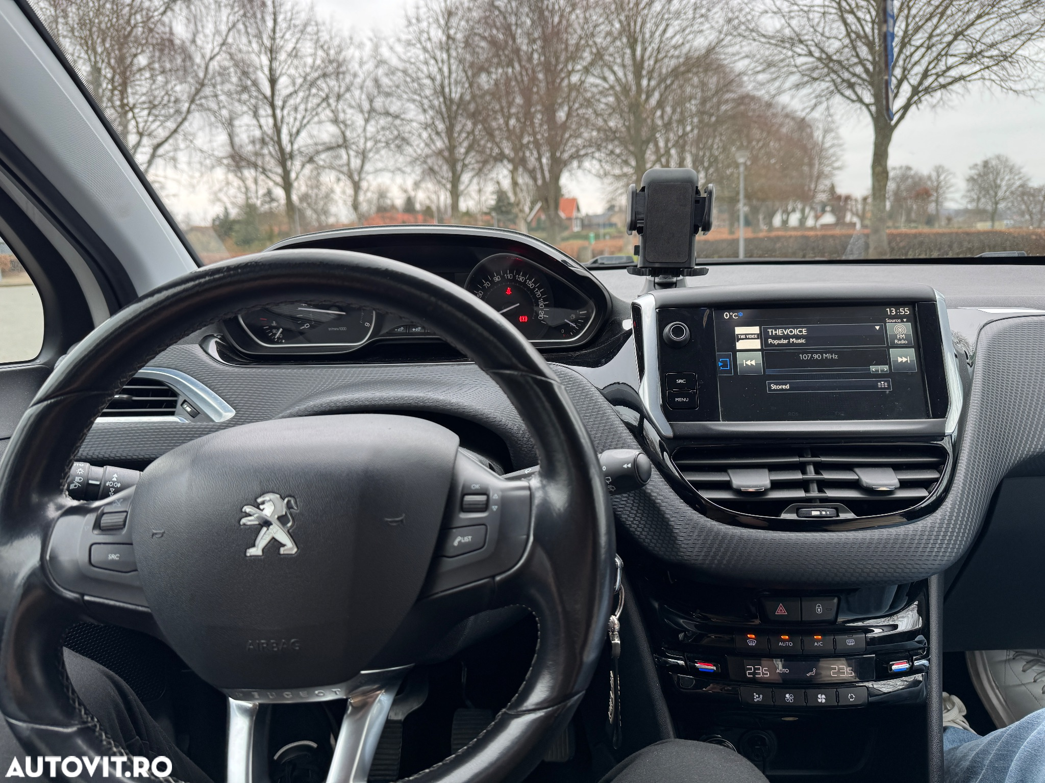 Peugeot 208 Blue-HDi 100 Stop&Start Allure - 12