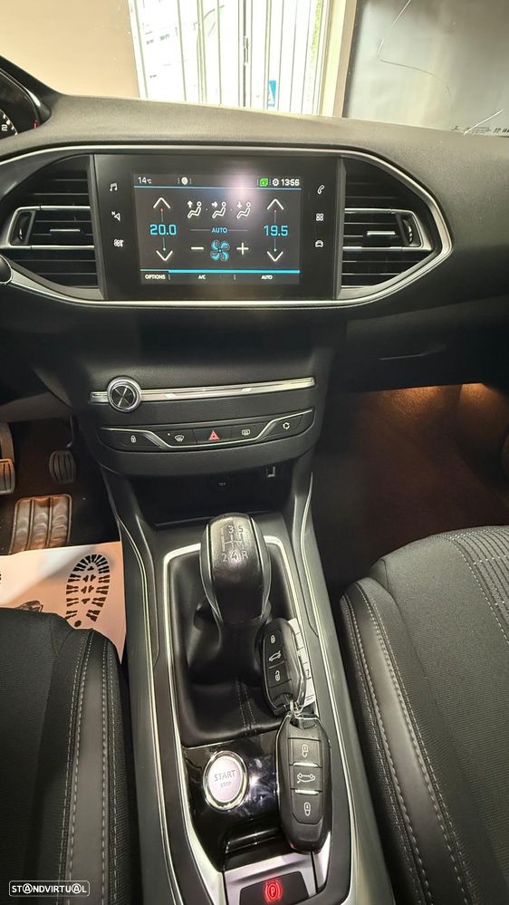 Peugeot 308 PureTech 110 Stop & Start Allure - 23