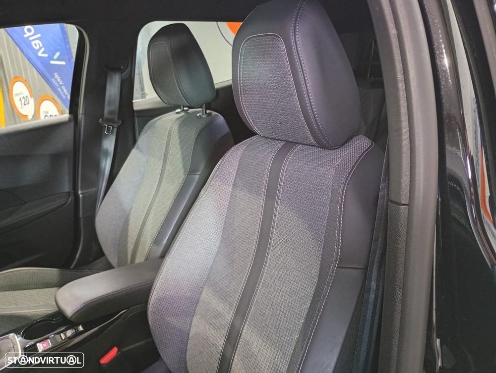 Peugeot 2008 1.2 PureTech Allure - 9