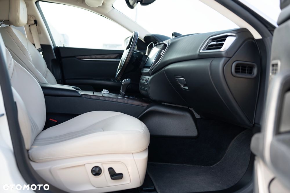 Maserati Ghibli S - 16