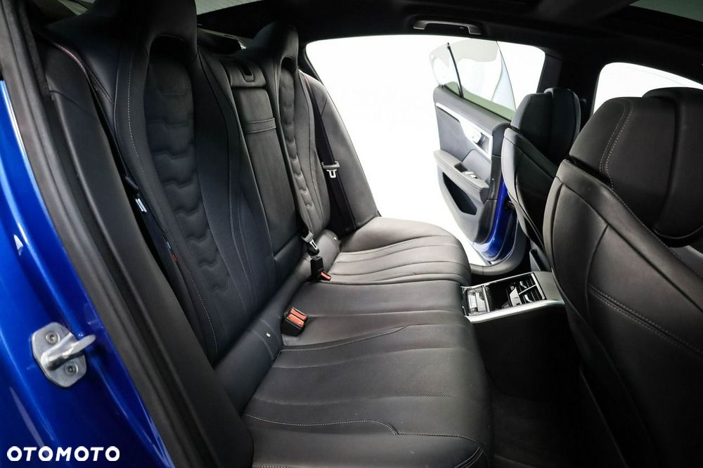 BMW Seria 8 - 38