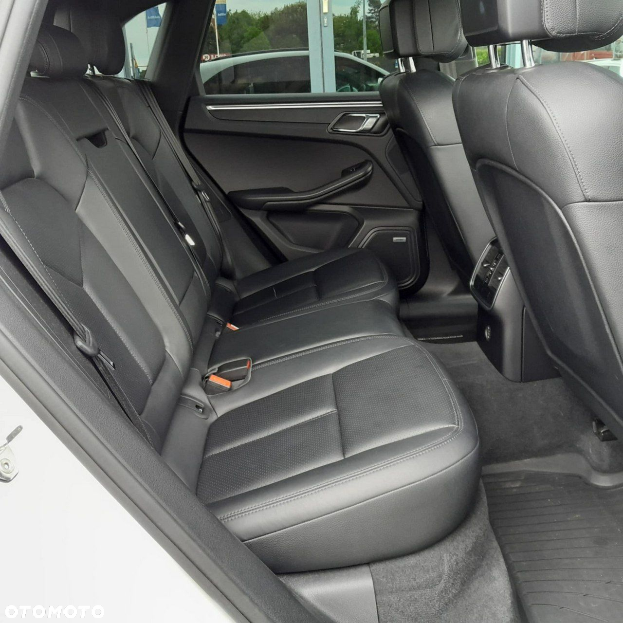 Porsche Macan - 10