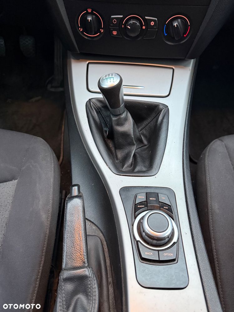 BMW Seria 3 318d - 4