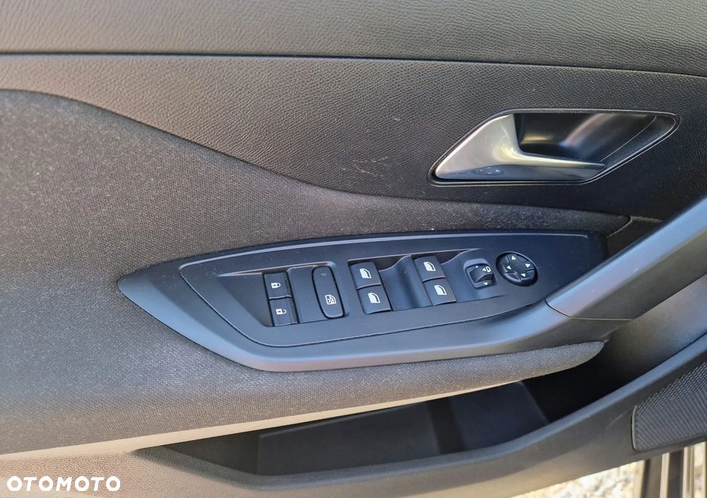 Peugeot 308 1.5 BlueHDi Allure S&S EAT8 - 23