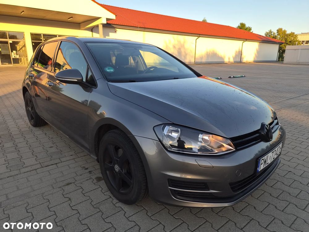 Volkswagen Golf - 1