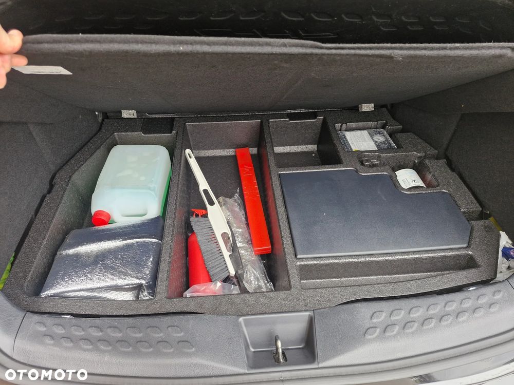 Toyota C-HR 2.0 Hybrid Executive - 34