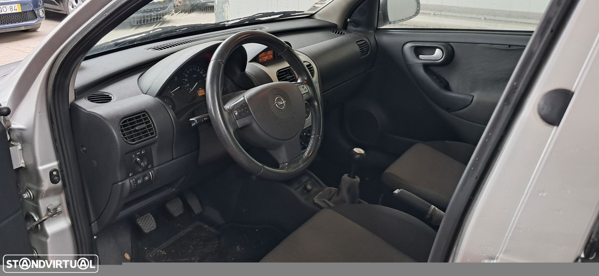 Opel Corsa 1.2 16V Cosmo - 4