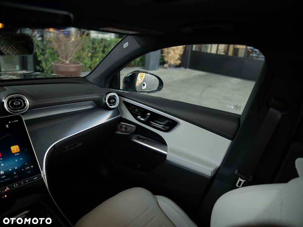 Mercedes-Benz GLC - 16