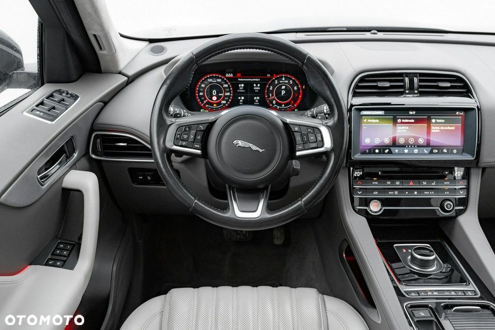 Jaguar F-Pace 2.0 i4P AWD Portfolio - 17