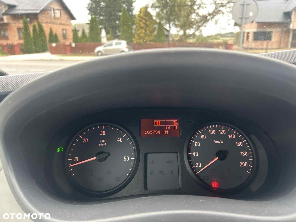 Opel Vivaro - 17