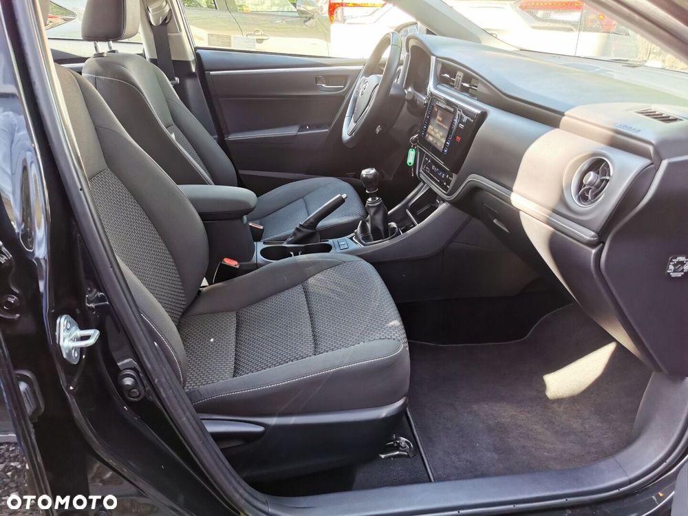 Toyota Corolla - 6