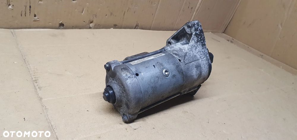 Rozrusznik starter silnika Renault Trafic III Vivaro B 1.6 DCI BiTurbo 233000106R - 2