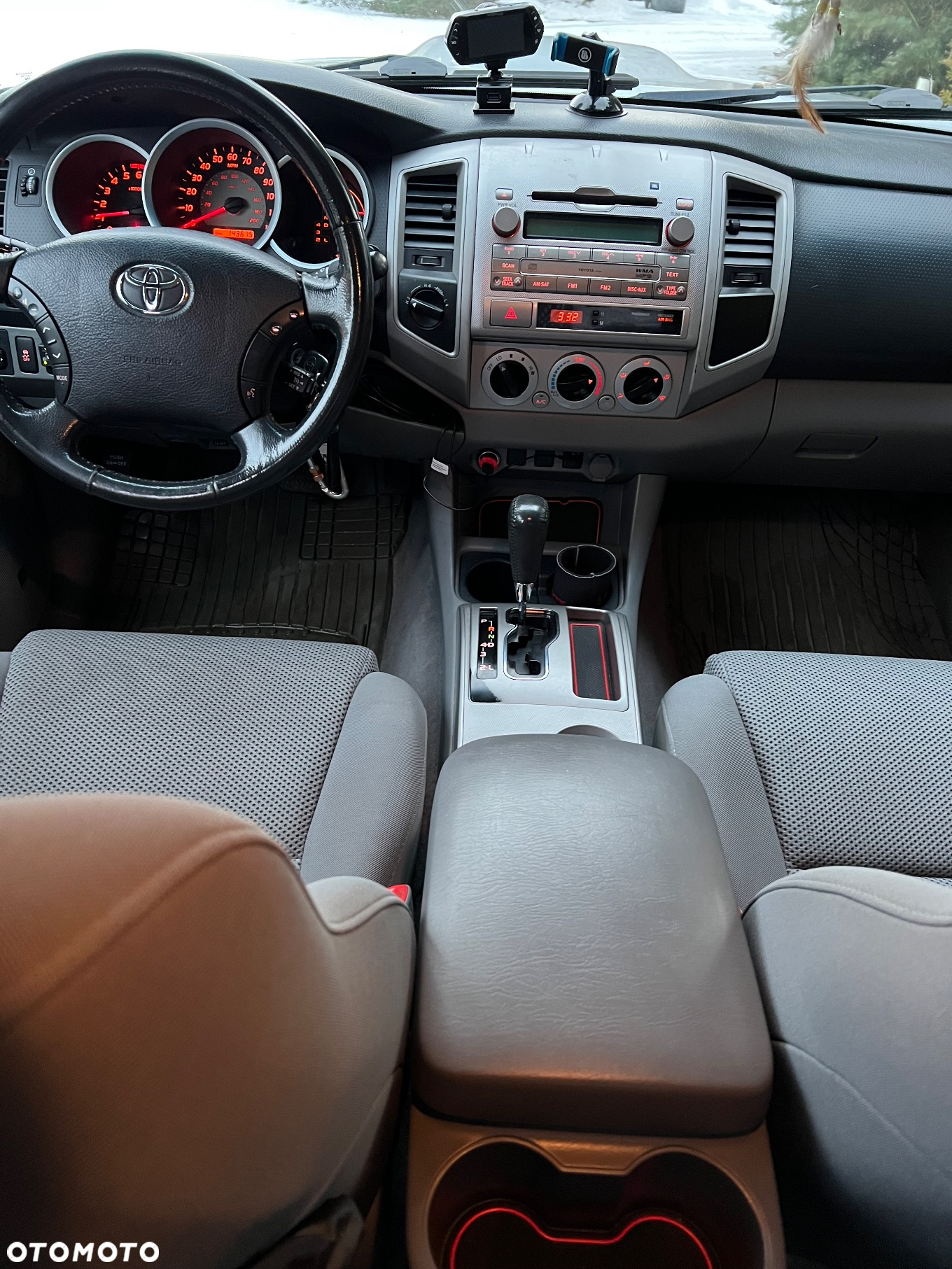 Toyota Tacoma - 16
