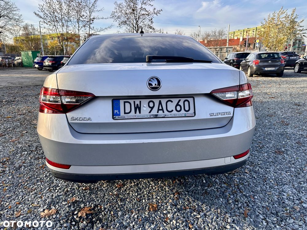 Skoda Superb 2.0 TDI Style DSG - 6
