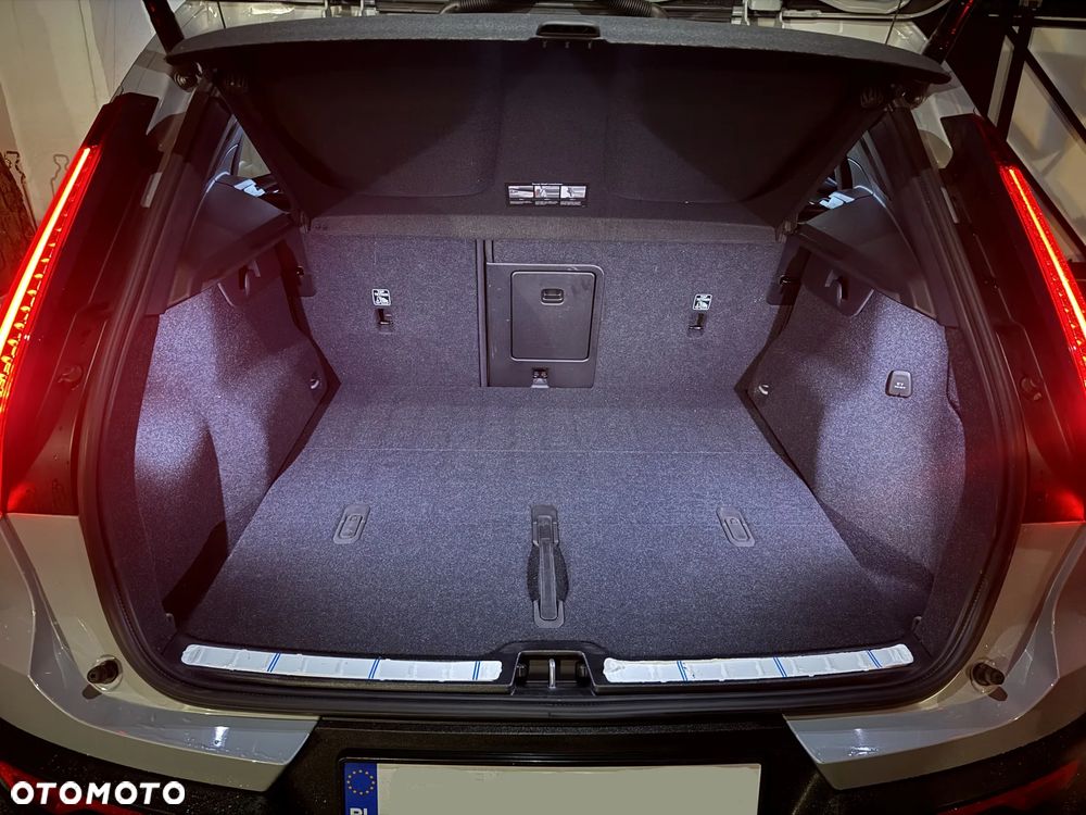 Volvo XC 40 B5 B AWD R-Design - 24