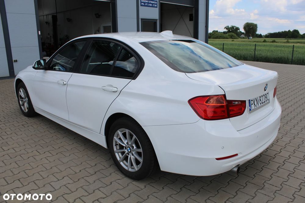BMW Seria 3 318d - 6