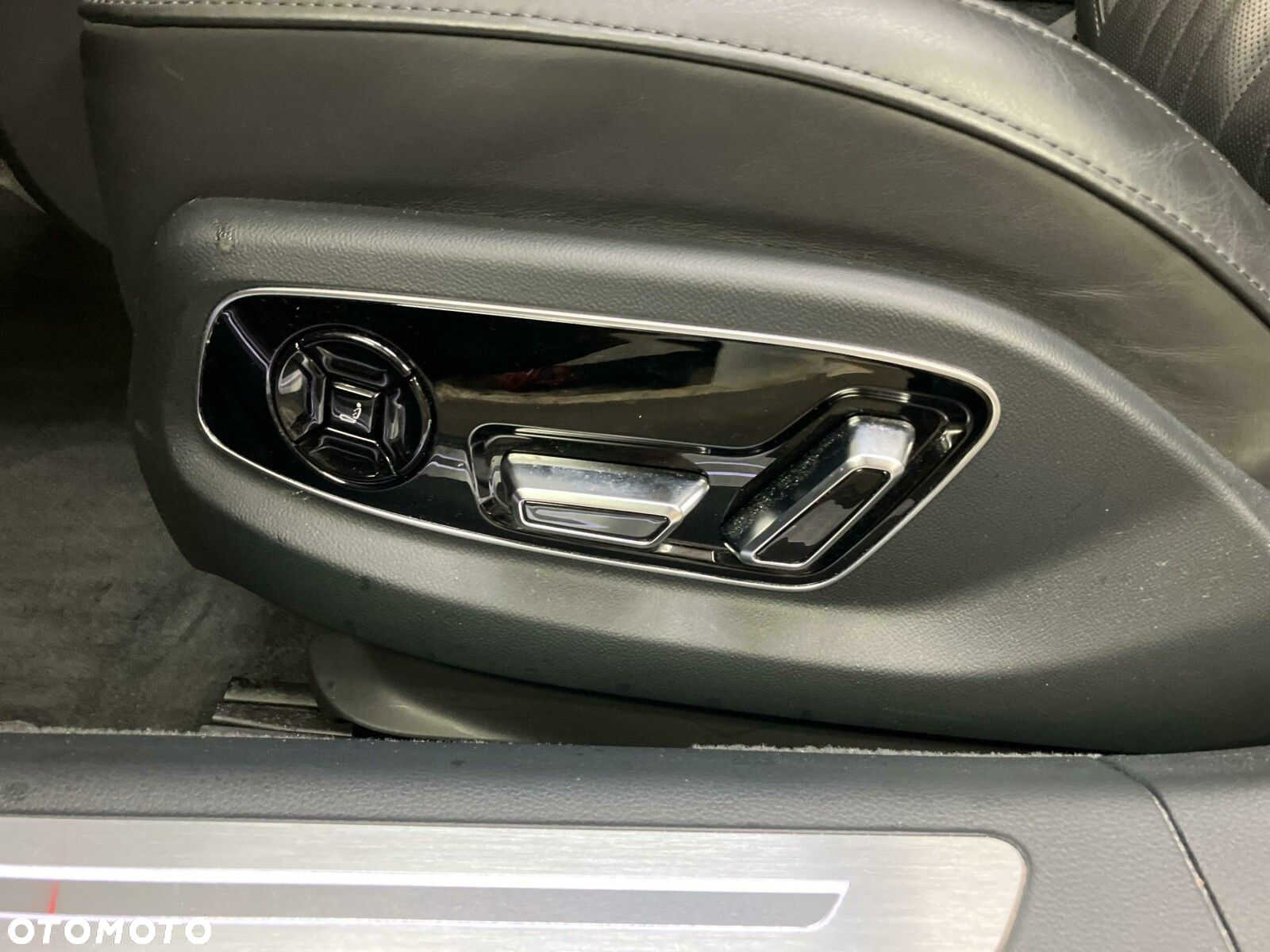 Audi A8 - 12