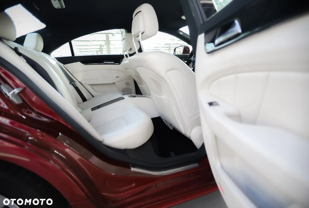 Mercedes-Benz CLS 350 CDI 4-Matic BlueEff - 31