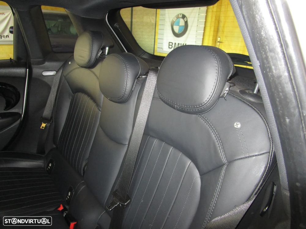 MINI 5 Portas Cooper SD Sport Aut. Seven - 32