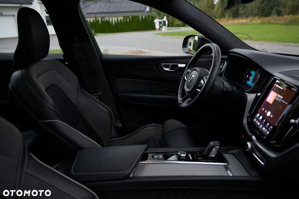 Volvo XC 60 B4 B R-Design - 35