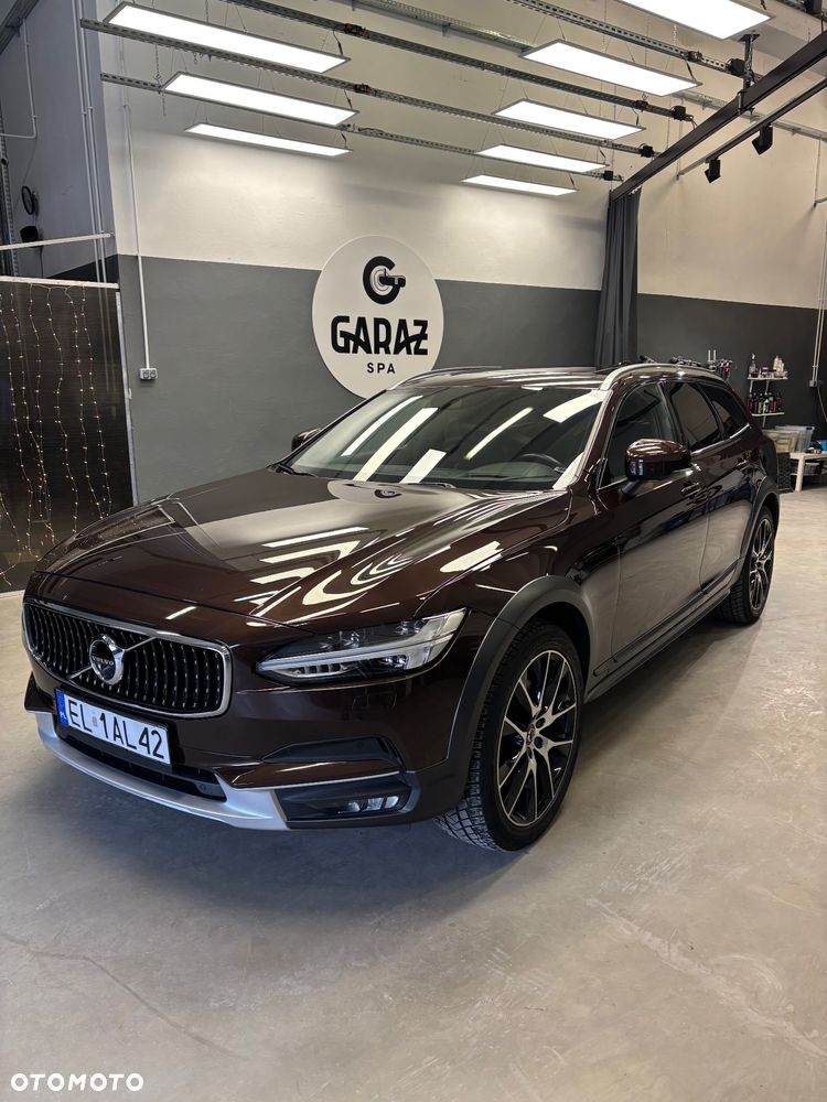 Volvo V90 D5 SCR AWD Momentum Pro - 1