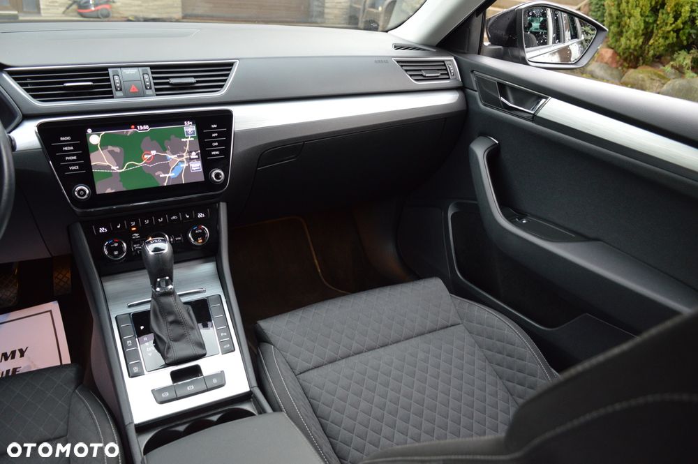 Skoda Superb 2.0 TDI SCR Sportline DSG - 21