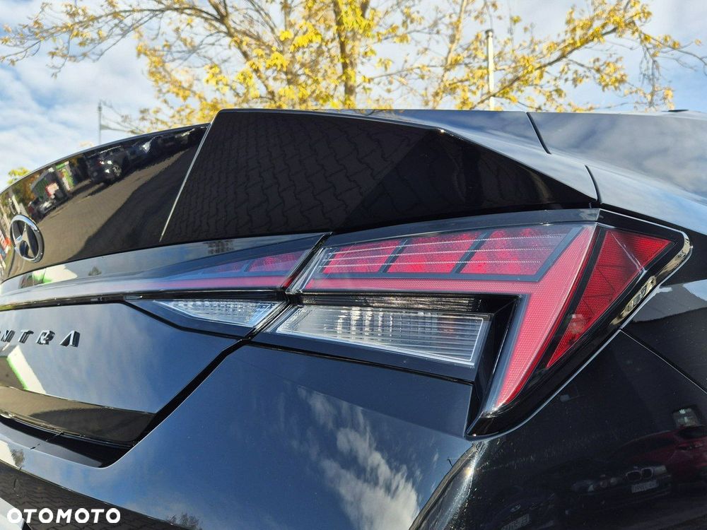 Hyundai Elantra - 28