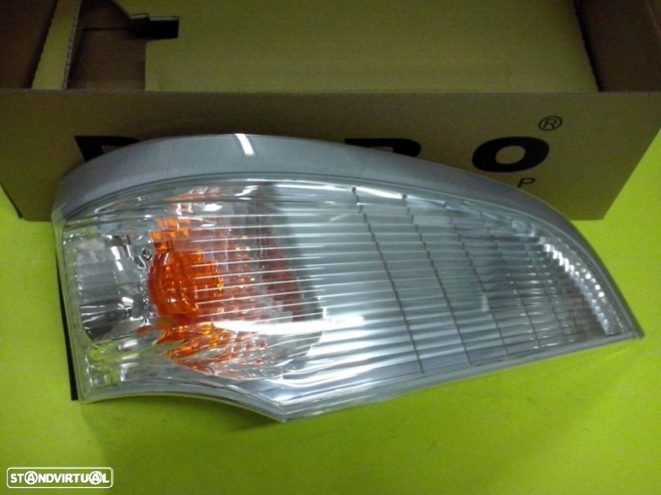 Farolim de pisca Farolins da frente Mitsubishi Canter Fuso 2005-- NOVOS - 3