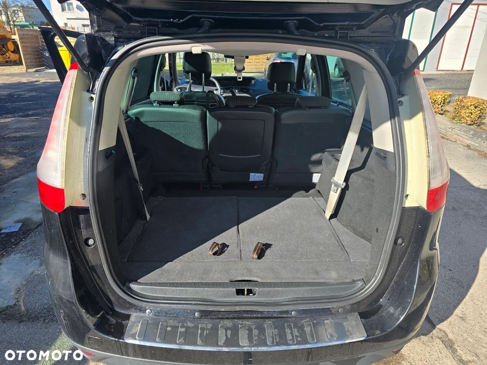 Renault Grand Scenic - 21
