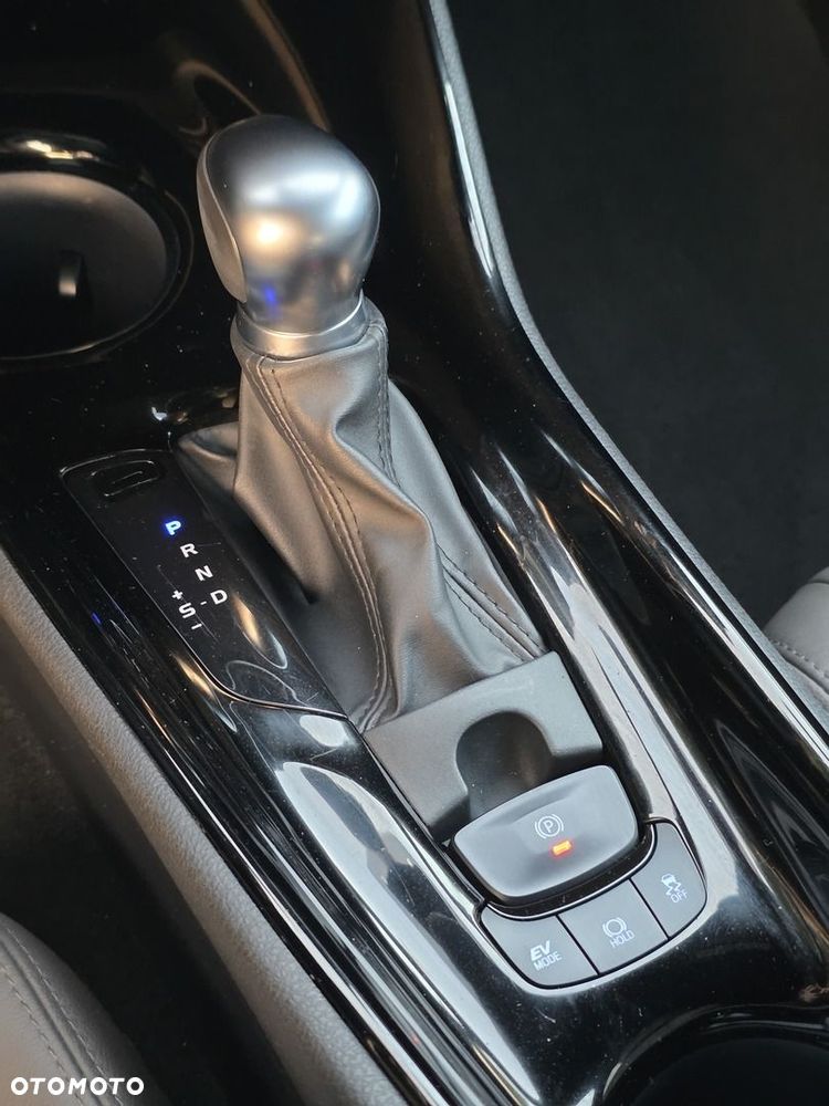 Toyota C-HR 2.0 Hybrid Executive - 22