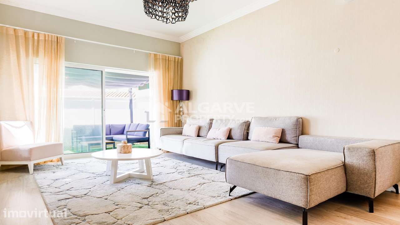Moradia V4 recentemente remodelada próxima da praia e da Marina Vilamo - Grande imagem: 3/44