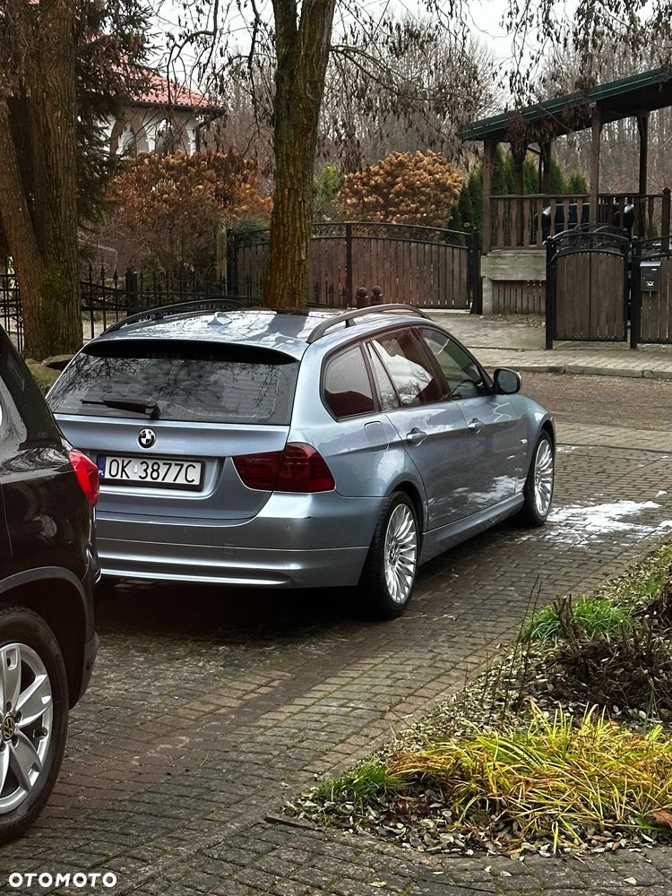 BMW Seria 3 320d xDrive DPF - 4
